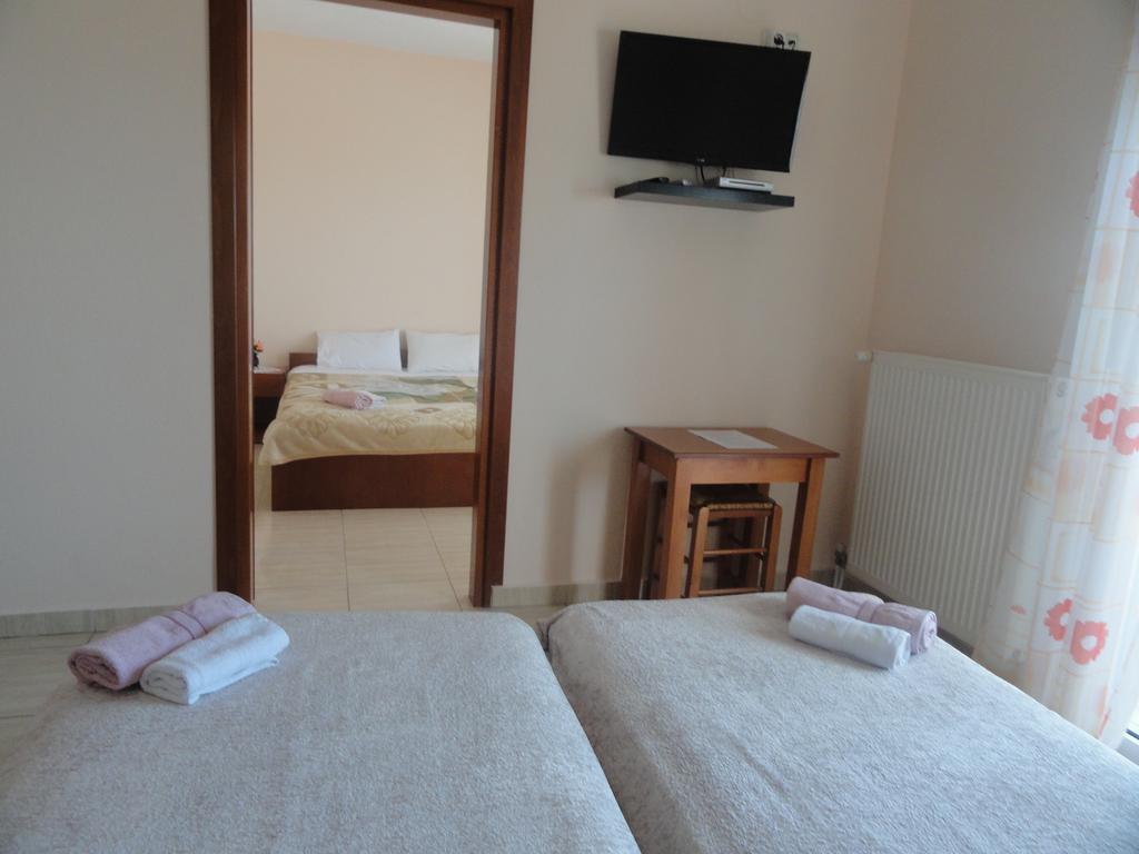 Pension Delfini Asprovalta Habitación foto