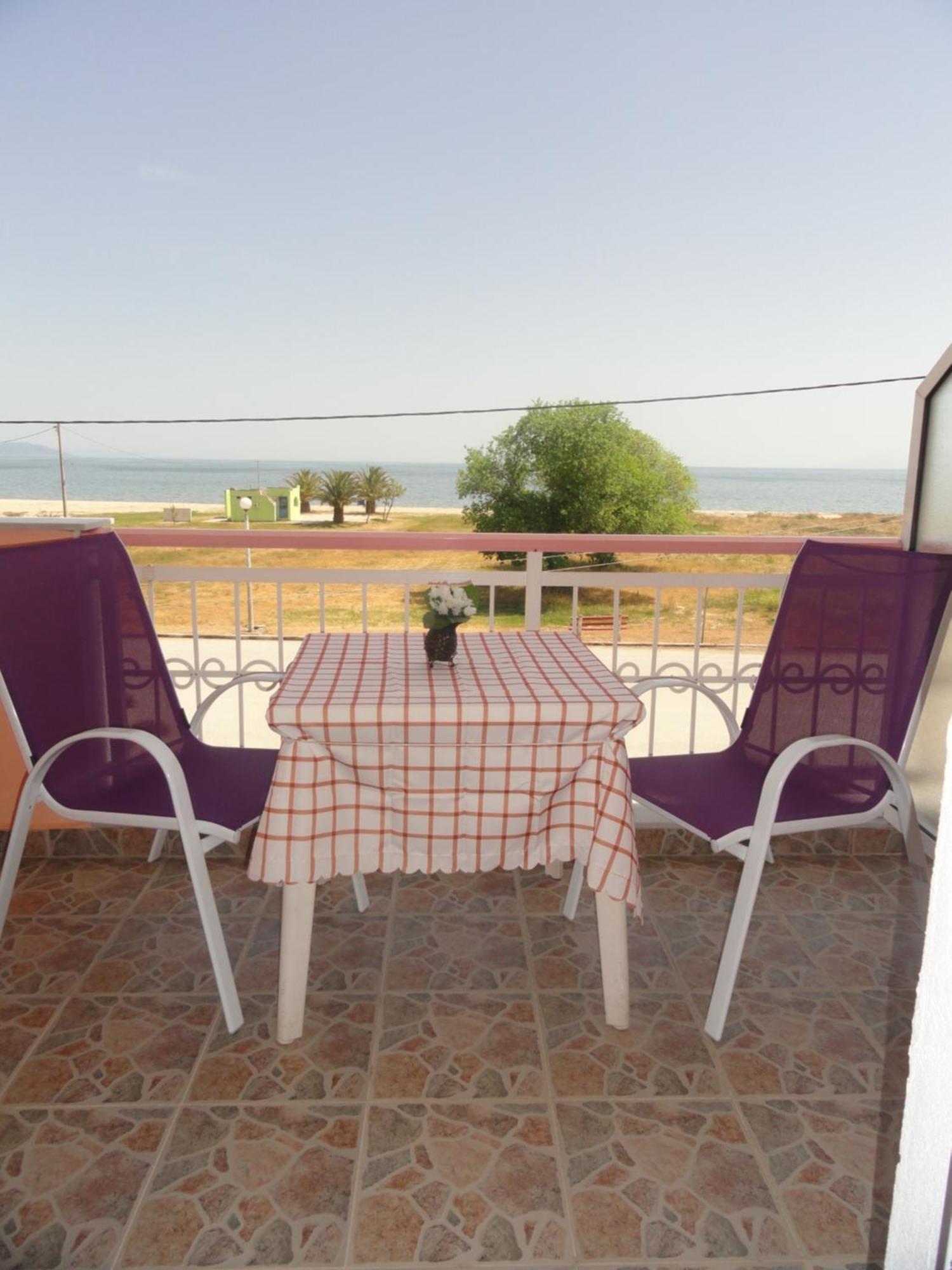 Pension Delfini Asprovalta Habitación foto